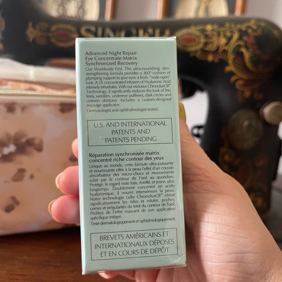 Estée Lauder Advanced Night Repair Eye Concentrate Matrix- NEW with makeup pouch - Picture 3 of 4